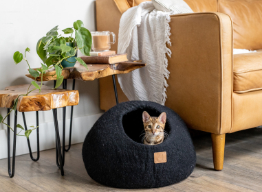 Premium Felted Wool Cat Cave Bed (Color: Night Black, size: Regular)